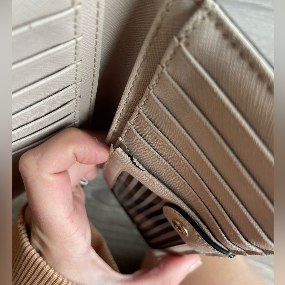 Kate Spade Wallet - Picture 5 of 5